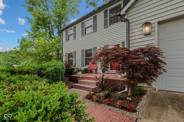 9956 W Raintree Drive N, Columbus, IN 47201