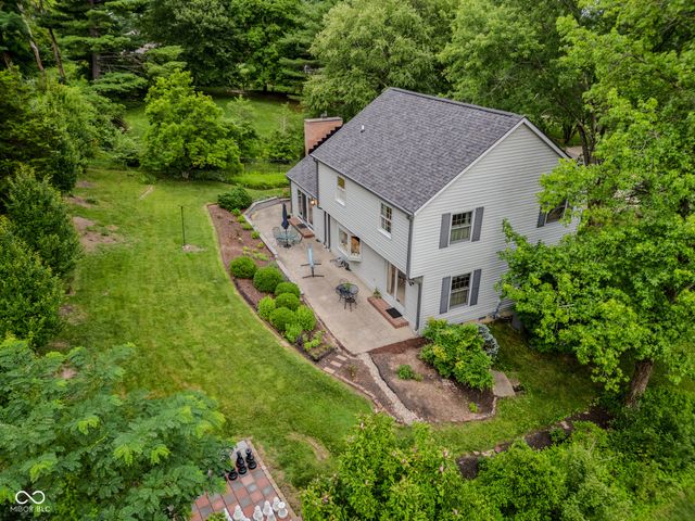 9956 W Raintree Drive N, Columbus, IN 47201