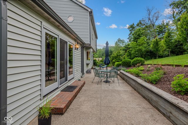 9956 W Raintree Drive N, Columbus, IN 47201