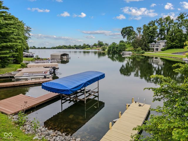 9956 W Raintree Drive N, Columbus, IN 47201