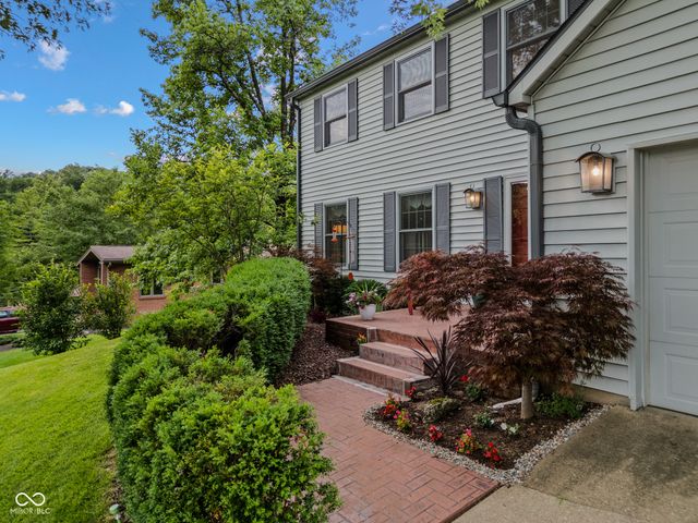 9956 W Raintree Drive N, Columbus, IN 47201