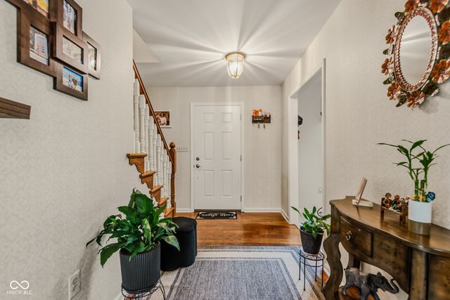 9956 W Raintree Drive N, Columbus, IN 47201