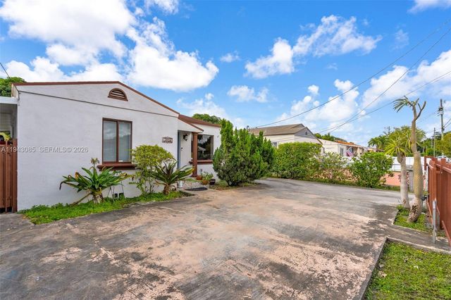 3026 SW 4th St, Miami, FL 33135