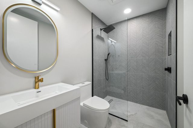 466 N Paulina Street 301, Chicago, IL 60622