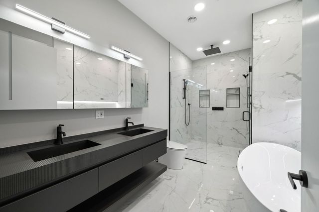 466 N Paulina Street 301, Chicago, IL 60622