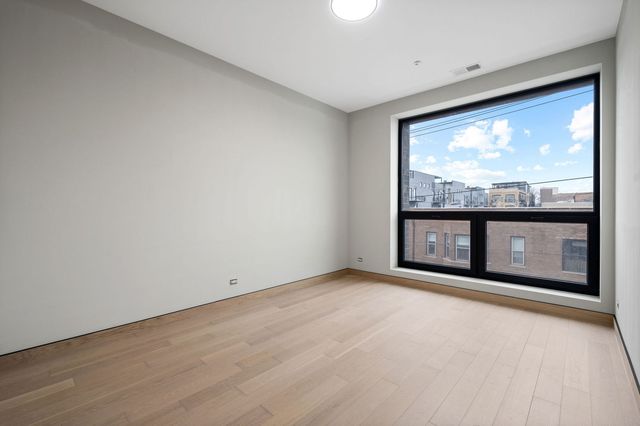 466 N Paulina Street 301, Chicago, IL 60622