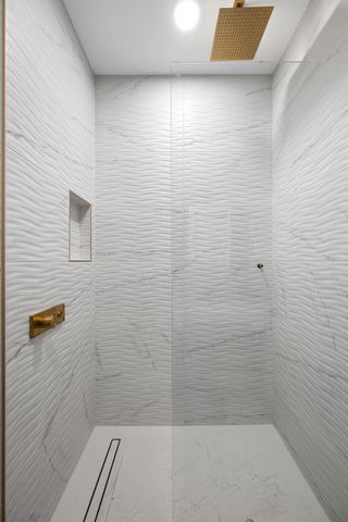 466 N Paulina Street 301, Chicago, IL 60622