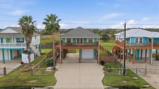 1619 S Church St, Rockport, TX 78382