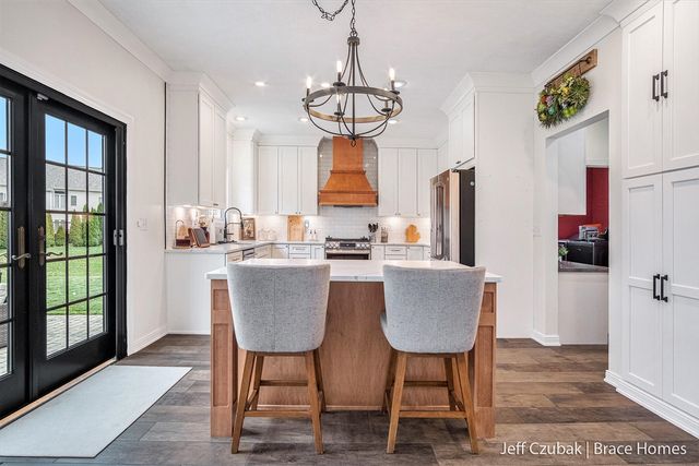 5294 Mccormick Drive, Grandville, MI 49418