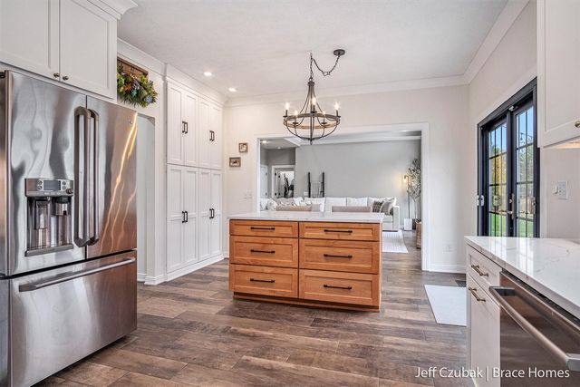 5294 Mccormick Drive, Grandville, MI 49418