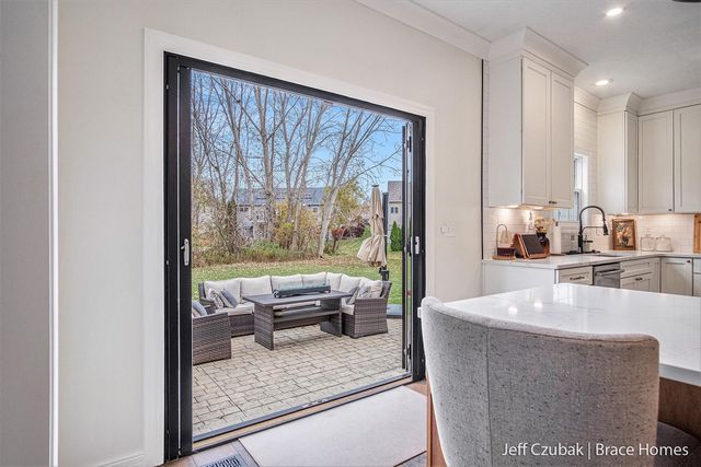 5294 Mccormick Drive, Grandville, MI 49418