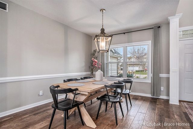 5294 Mccormick Drive, Grandville, MI 49418