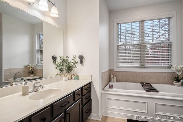 5294 Mccormick Drive, Grandville, MI 49418