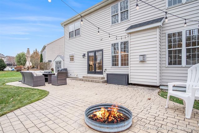 5294 Mccormick Drive, Grandville, MI 49418