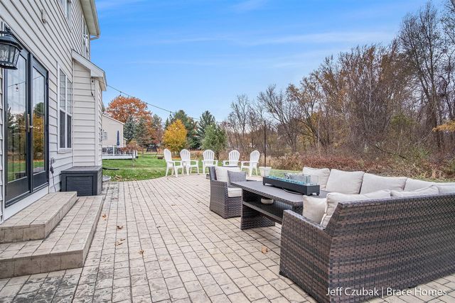 5294 Mccormick Drive, Grandville, MI 49418