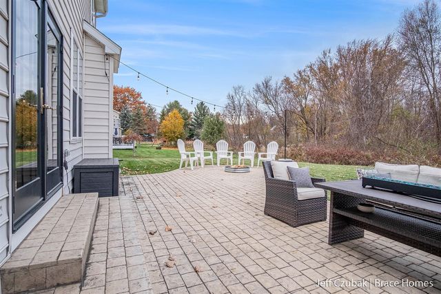 5294 Mccormick Drive, Grandville, MI 49418