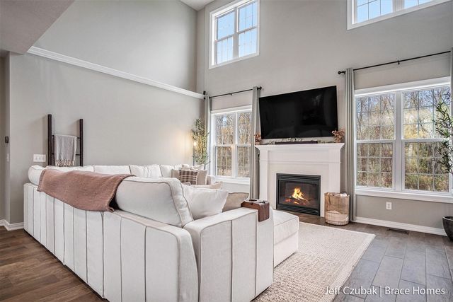 5294 Mccormick Drive, Grandville, MI 49418