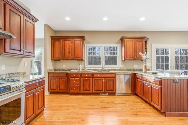 115 Western Blvd, Long Hill Twp., NJ 07933