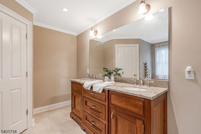 115 Western Blvd, Long Hill Twp., NJ 07933