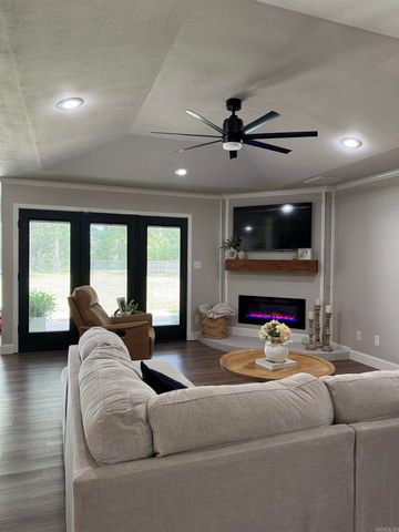 401 White Hall Road, White Hall, AR 71602