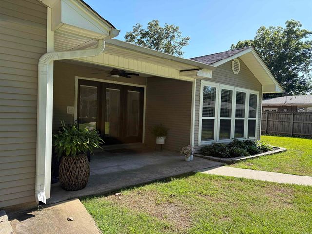 401 White Hall Road, White Hall, AR 71602