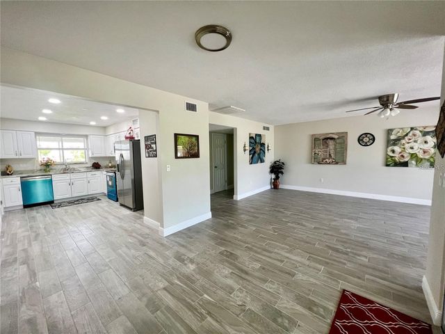 912 LA JOLLA AVENUE, Sun City Center, FL 33573
