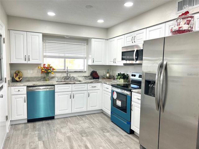 912 LA JOLLA AVENUE, Sun City Center, FL 33573