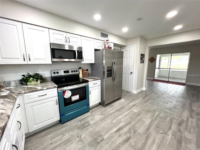 912 LA JOLLA AVENUE, Sun City Center, FL 33573