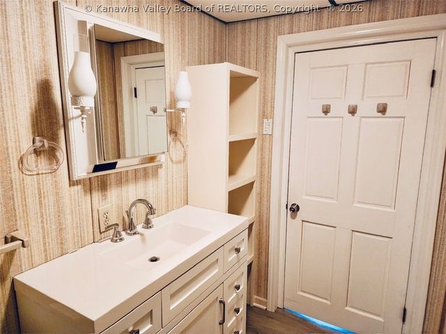 201 Locust Street, Eleanor, WV 25070