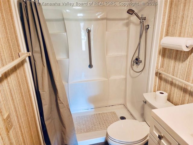 201 Locust Street, Eleanor, WV 25070