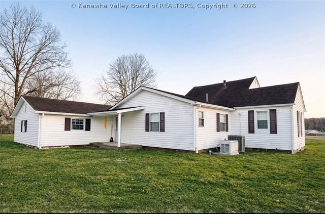 201 Locust Street, Eleanor, WV 25070