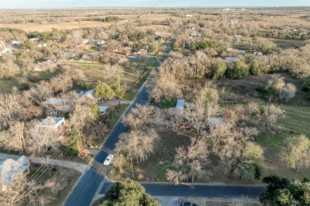 Lot 1 E Alamo ST, Elgin, TX 78621