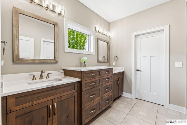 21904 Martha Street, Elkhorn, NE 68022