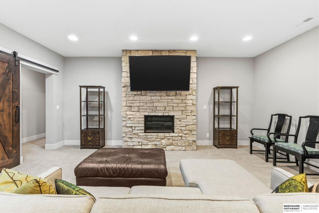 21904 Martha Street, Elkhorn, NE 68022