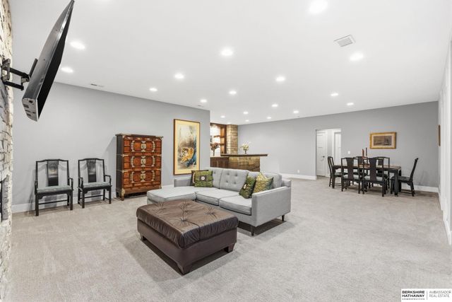 21904 Martha Street, Elkhorn, NE 68022
