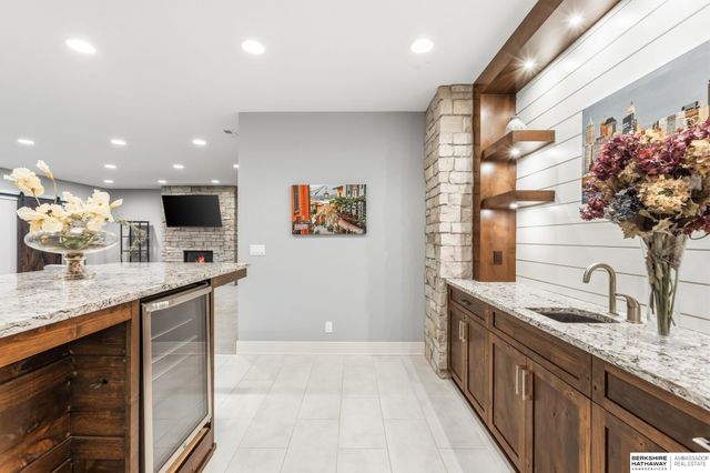 21904 Martha Street, Elkhorn, NE 68022