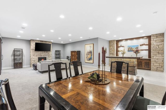 21904 Martha Street, Elkhorn, NE 68022