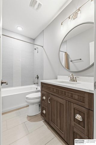 21904 Martha Street, Elkhorn, NE 68022