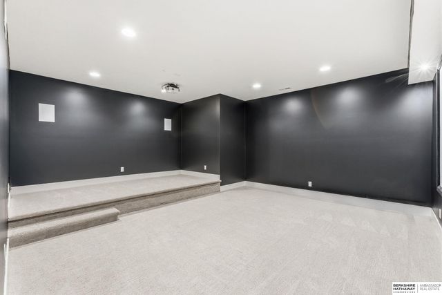 21904 Martha Street, Elkhorn, NE 68022