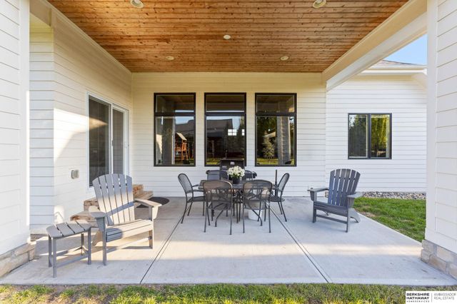 21904 Martha Street, Elkhorn, NE 68022