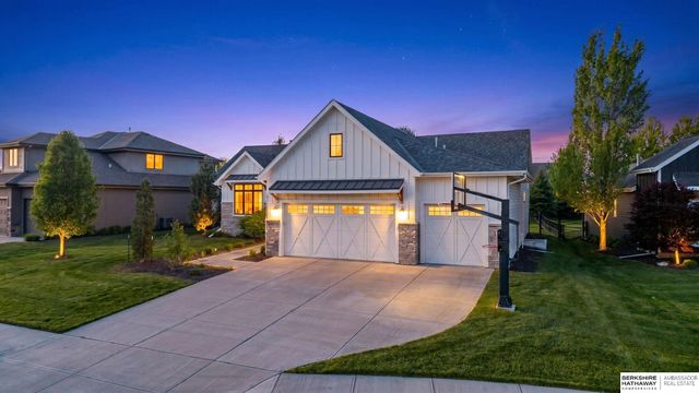21904 Martha Street, Elkhorn, NE 68022