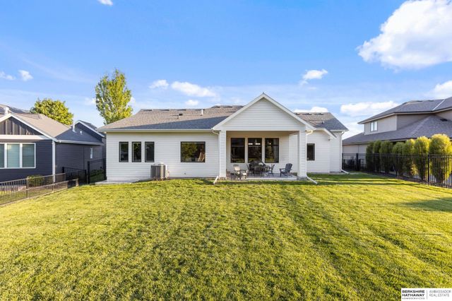 21904 Martha Street, Elkhorn, NE 68022