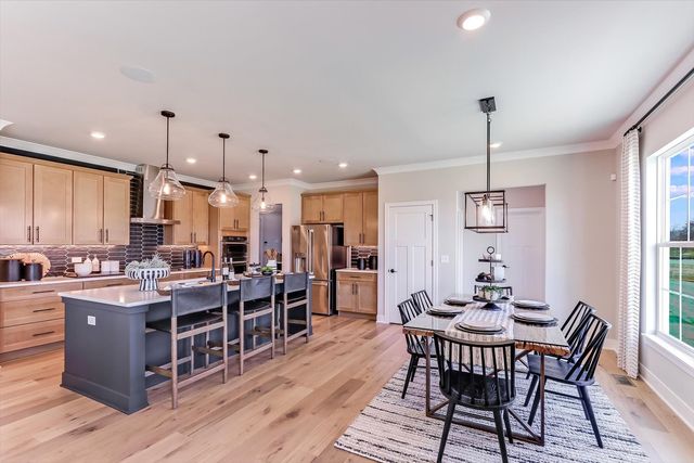 607 Sugar Maple Way, Sugar Grove, IL 60554