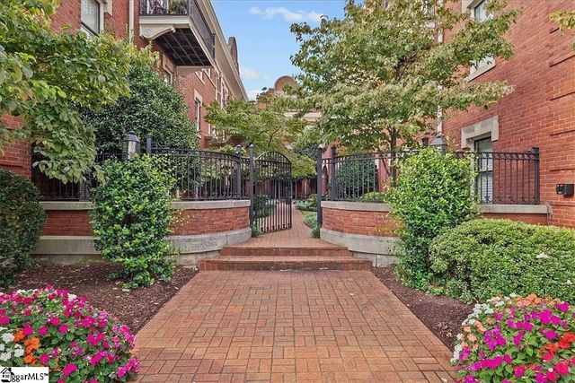 400 E Washington Street Unit 13, Greenville, SC 29601