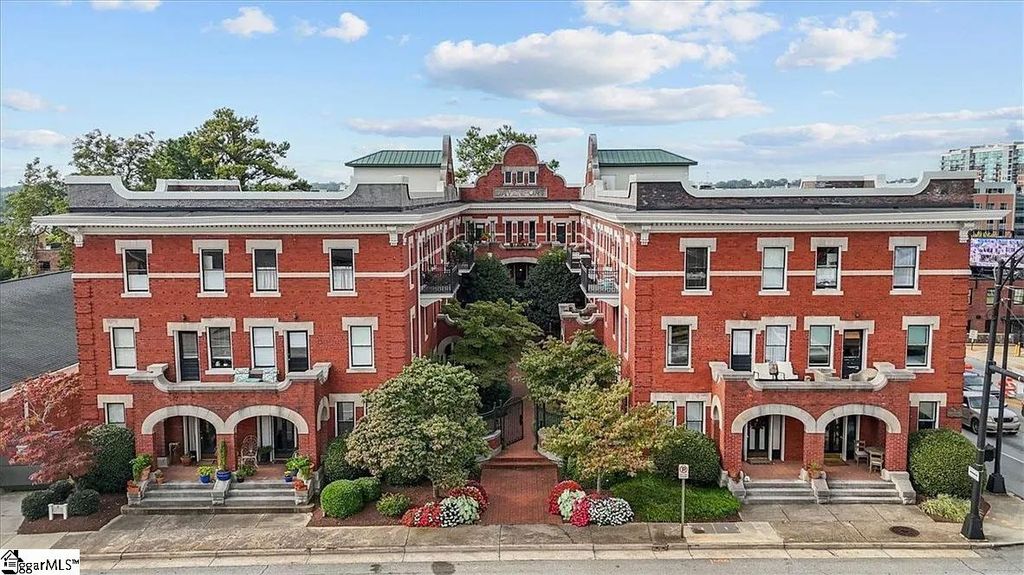 400 E Washington Street Unit 13, Greenville, SC 29601