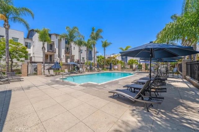 5405 W 149th Place 14, Hawthorne, CA 90250