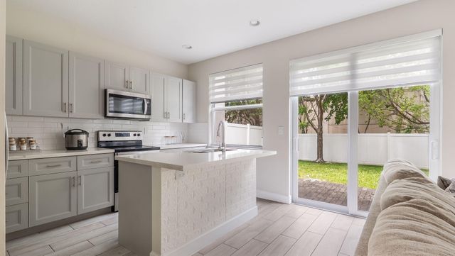 4805 NW 48th Terrace, Tamarac, FL 33319