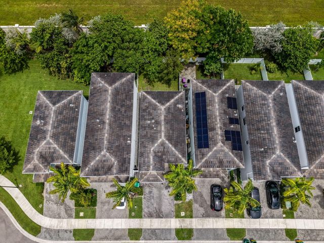 4805 NW 48th Terrace, Tamarac, FL 33319