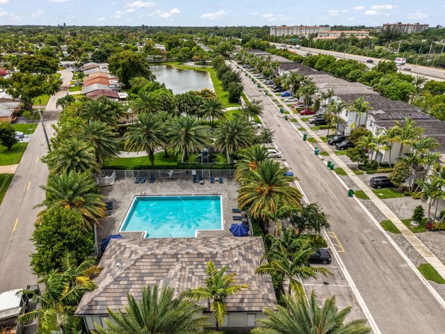 4805 NW 48th Terrace, Tamarac, FL 33319