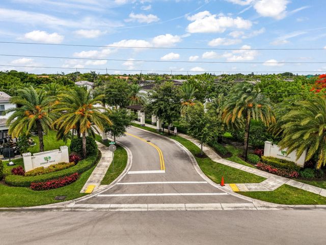4805 NW 48th Terrace, Tamarac, FL 33319